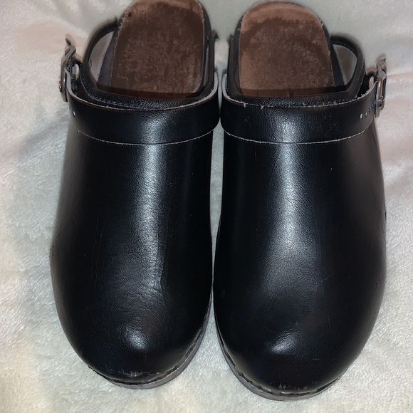 Swedish Clogs: Black Leather: Classic & Timeless 37 EU - 6.5 US Women, & Socks - Picture 2 of 11